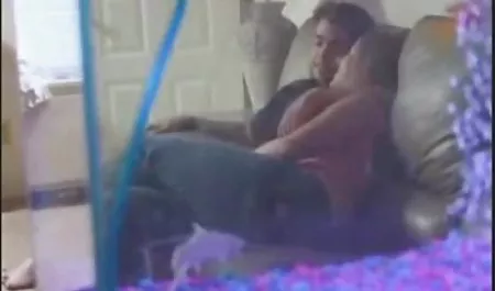 Tindik rambut pirang Milf sepong untuk ayam gudang bokep xxx muda