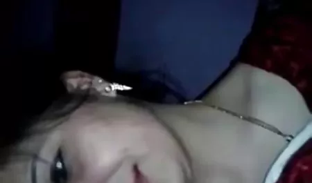 Menarik rambut merah cewek seksi mencintai kenikmatan Fovea gudang bokep semok dari dua selang