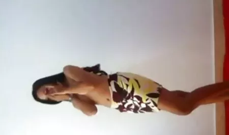 Berjemur gadis gudang video vorno
