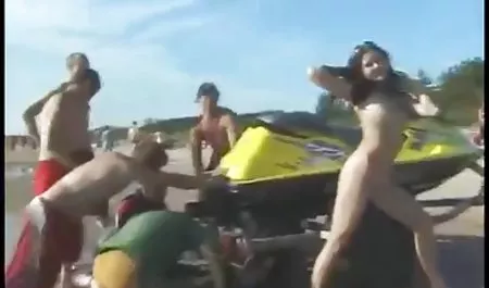 Seksi gadis gudang sex hot sporty