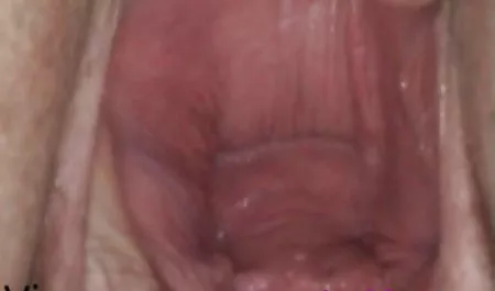 Prancis, milf gudang okep Chloe finger Fucks her hairy pussy
