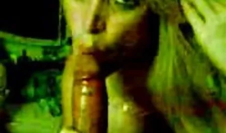 Rambut pirang mencoba 1 kali anal dengan Dildo pada webcam gudang bokep arab